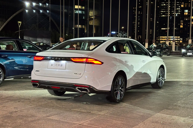 H&atilde;ng xe x&acirc;y nh&agrave; m&aacute;y ở Hưng Y&ecirc;n ra mắt sedan gi&aacute; chưa đến 300 triệu đồng, tiết kiệm xăng ngang Honda Air Blade - Ảnh 3.