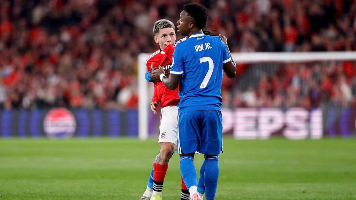 IFAB th&ocirc;ng qua quy định mới, World Cup 2026 tăng &aacute;n phạt - Ảnh 1.