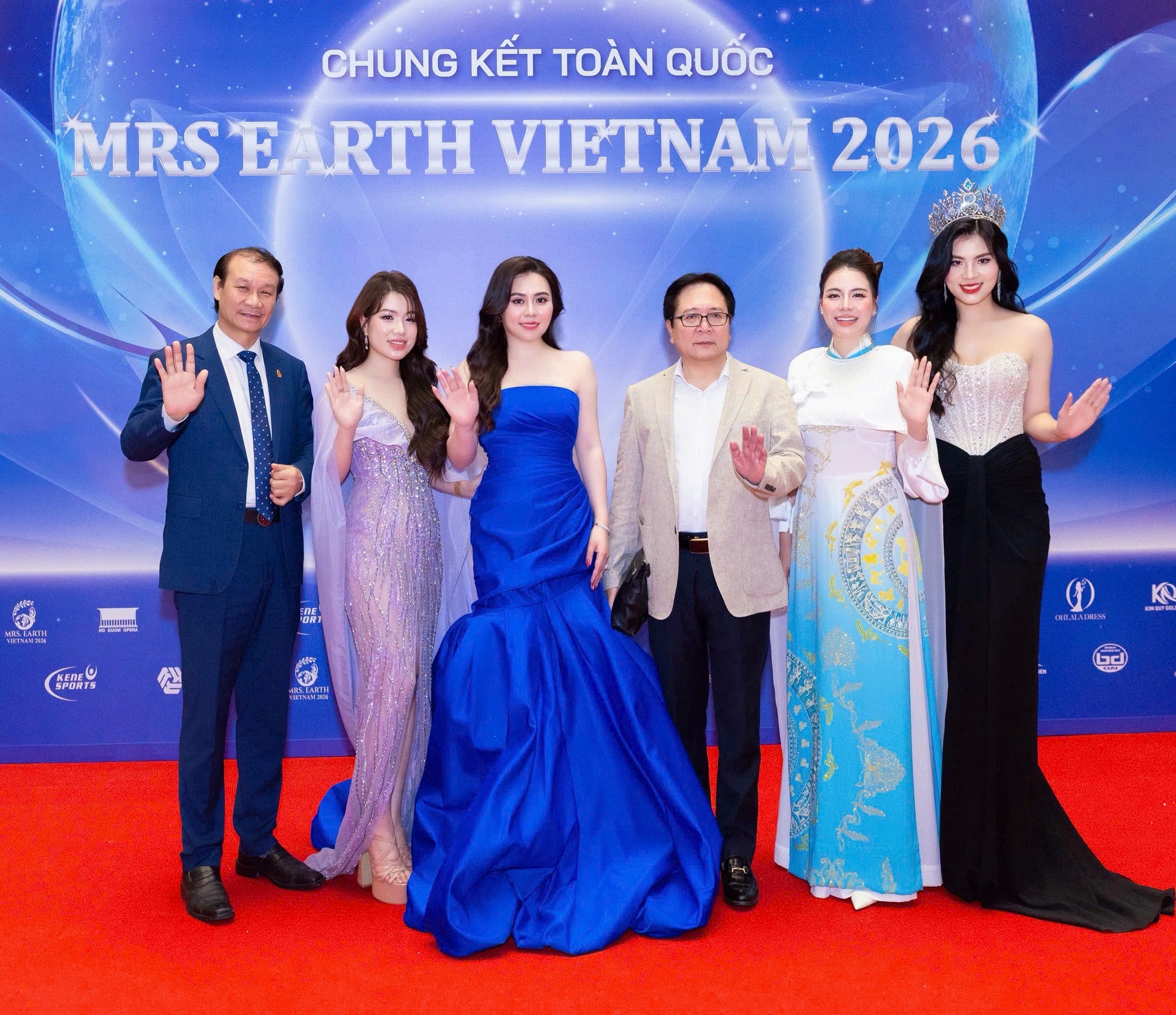 NTK Thoa Trần g&acirc;y ch&uacute; &yacute; tại đ&ecirc;m chung kết Mrs Earth Vietnam 2026 với hai vai tr&ograve; đặc biệt - Ảnh 4.
