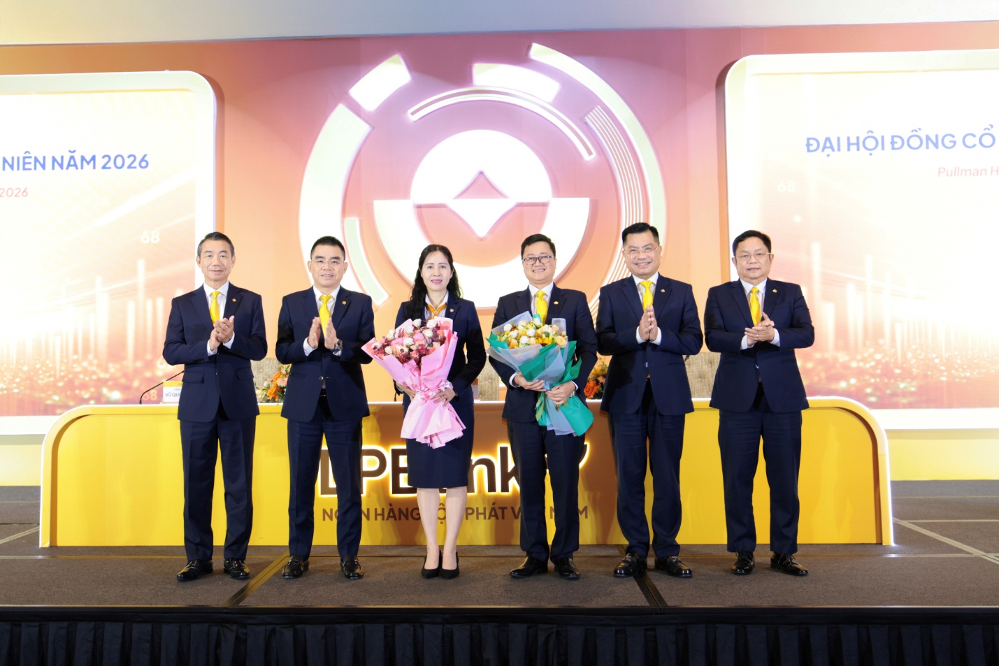 ĐHĐCĐ LPBank 2026: Th&ocirc;ng qua chiến lược lập ng&acirc;n h&agrave;ng con tại Trung t&acirc;m T&agrave;i ch&iacute;nh Quốc tế v&agrave; chia cổ tức 30% tiền mặt - Ảnh 2.