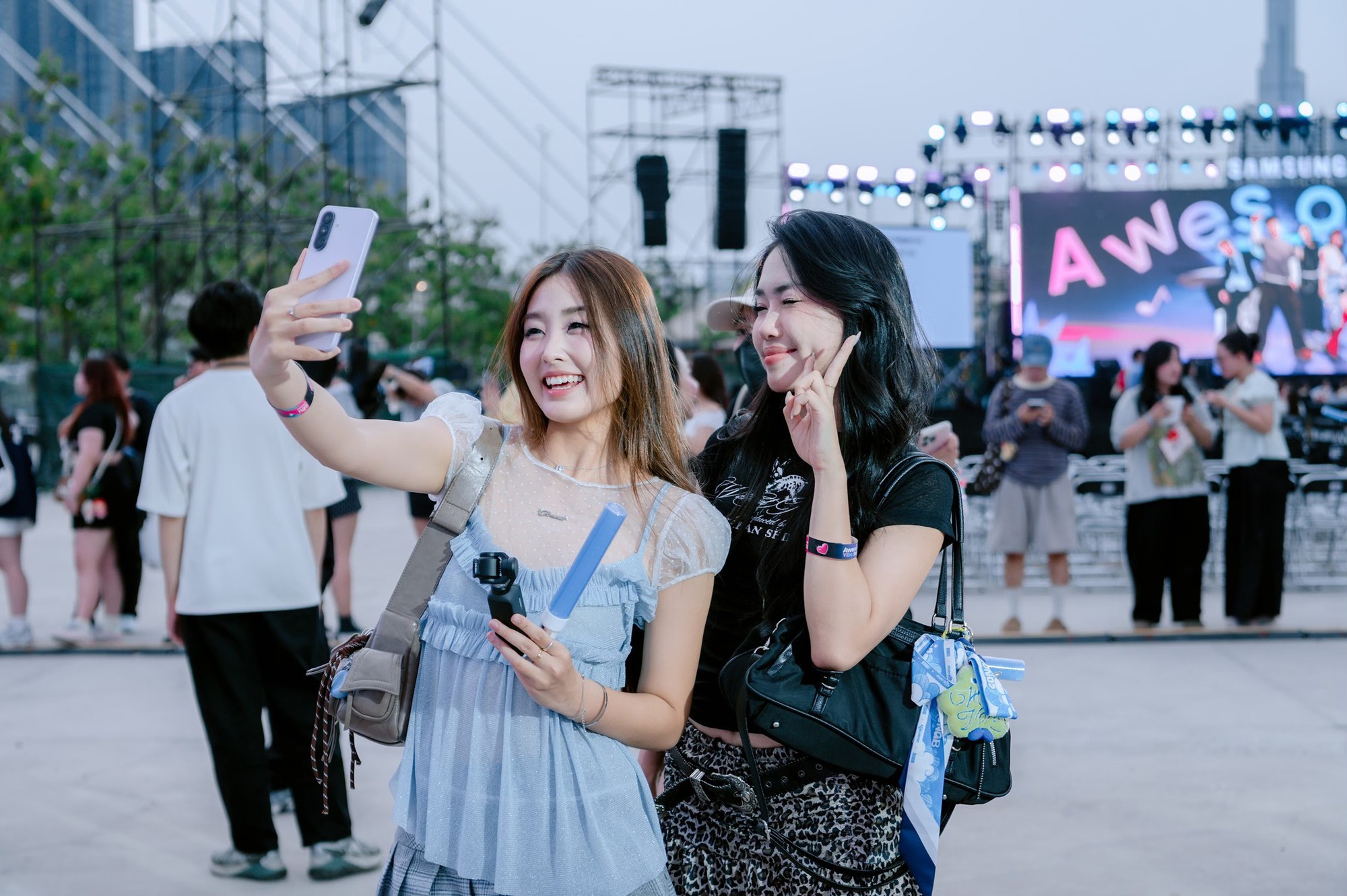 5 cực phẩm c&ocirc;ng nghệ Samsung để bạn đ&oacute;n lễ lớn thật &ldquo;awesome&rdquo; - Ảnh 2.