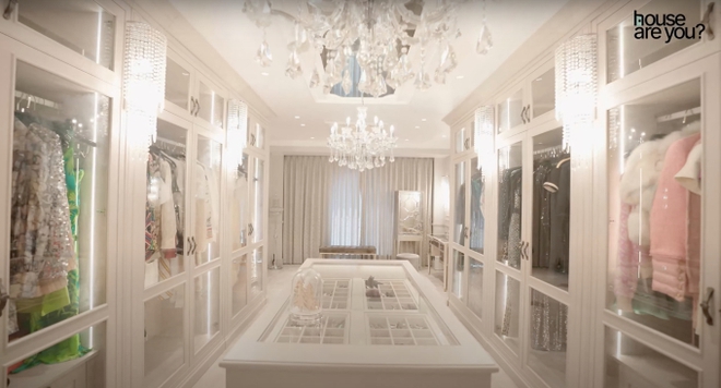 Lấy đại gia ng&agrave;nh kh&aacute;ch sạn, c&ocirc; g&aacute;i đổi đời th&agrave;nh b&agrave; ho&agrave;ng: Được chồng chiều như em b&eacute;, tặng lu&ocirc;n biệt thự 100 tỷ giữa quận 7 - Ảnh 20.