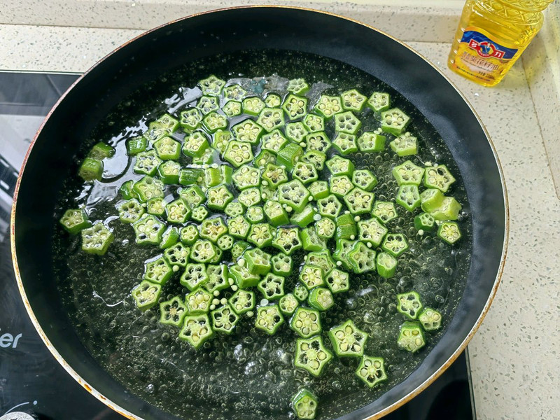 Qu&ecirc;n 1 việc khi ăn rau bina, người đ&agrave;n &ocirc;ng trả gi&aacute; đắt bằng chạy thận suốt đời - Ảnh 3.