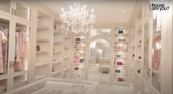 Lấy đại gia ng&agrave;nh kh&aacute;ch sạn, c&ocirc; g&aacute;i đổi đời th&agrave;nh b&agrave; ho&agrave;ng: Được chồng chiều như em b&eacute;, tặng lu&ocirc;n biệt thự 100 tỷ giữa quận 7 - Ảnh 18.