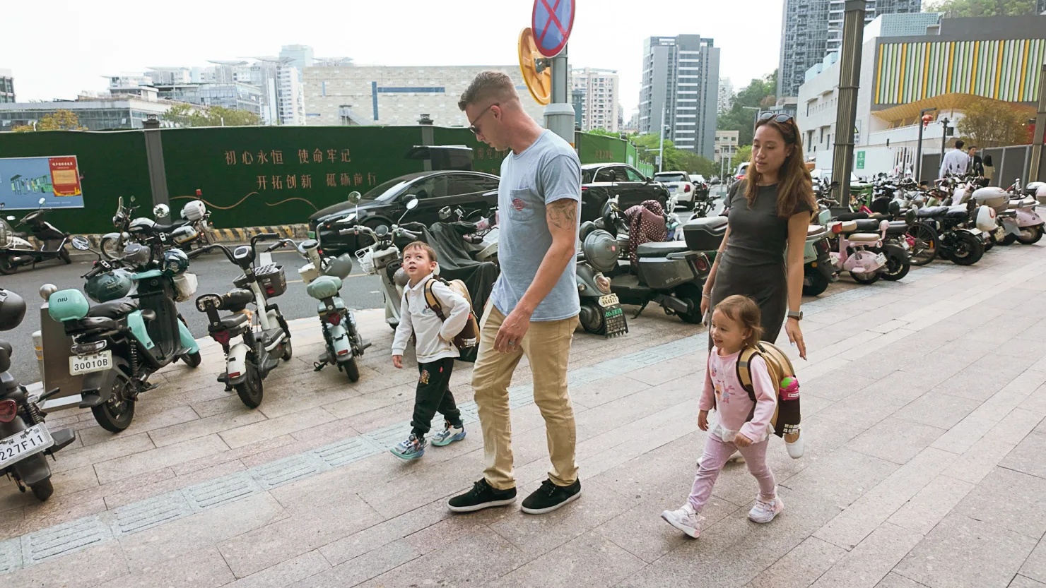 Người đ&agrave;n &ocirc;ng quyết định rời Mỹ sang Trung Quốc: Như sống trong tương lai, đ&acirc;y mới l&agrave; "Giấc mơ Mỹ" của t&ocirc;i - Ảnh 4.