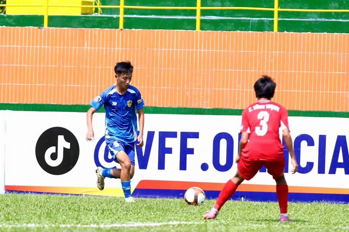 VCK Giải b&oacute;ng đ&aacute; v&ocirc; địch U15 quốc gia &ndash; C&uacute;p Modern 2026: Thể C&ocirc;ng Viettel I v&agrave; H&agrave; Nội I c&ugrave;ng thắng đậm - Ảnh 3.