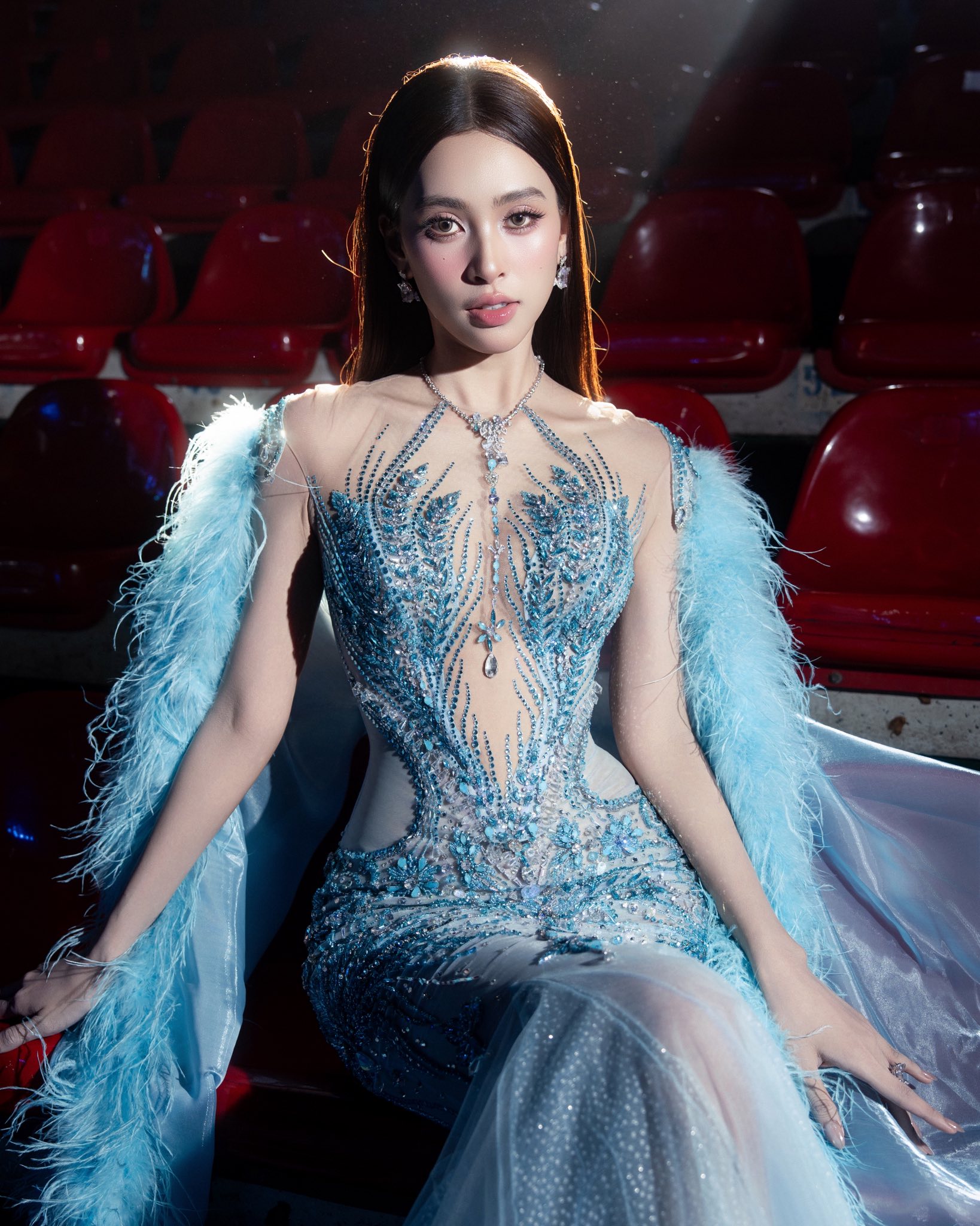 Kh&ocirc;ng c&ograve;n lời n&agrave;o để khen cho nhan sắc của Hoa hậu Tiểu Vy khi l&agrave;m c&ocirc; d&acirc;u- Ảnh 2.