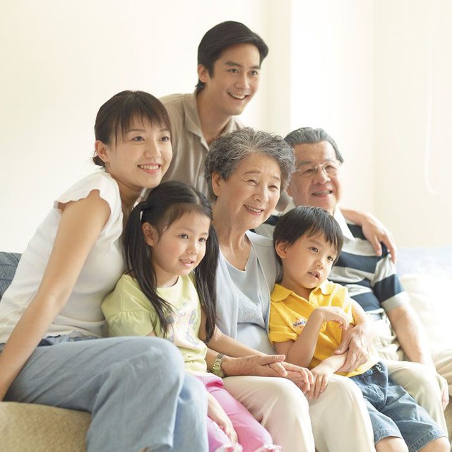 Mối quan hệ cha mẹ v&agrave; con c&aacute;i: Từ gắn b&oacute; đến xa c&aacute;ch - Ảnh 2.