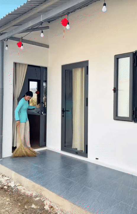 25 tuổi x&acirc;y nh&agrave; 70m&sup2; chỉ với 200 triệu ở Kh&aacute;nh H&ograve;a: Nh&igrave;n căn nh&agrave; nhỏ giữa s&acirc;n vườn, nhiều người kh&ocirc;ng tin nổi chi ph&iacute;- Ảnh 12.