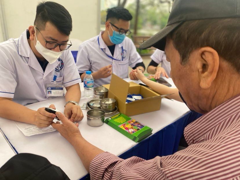 Lần đầu c&oacute; Ng&agrave;y Sức khỏe to&agrave;n d&acirc;n, kh&aacute;m miễn ph&iacute; quy m&ocirc; lớn - Ảnh 2.