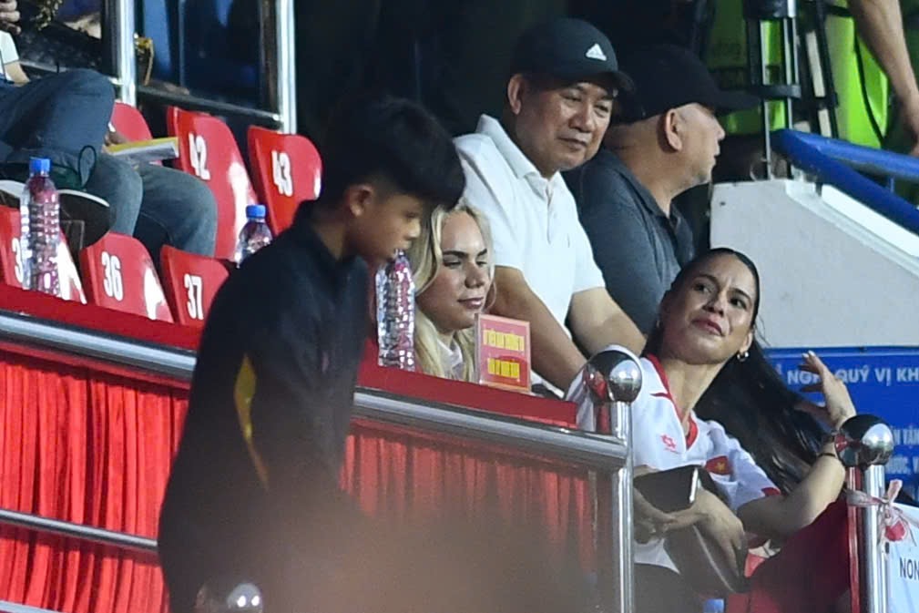 Gia đ&igrave;nh Xu&acirc;n Son g&acirc;y sốt với "lớp học tiếng Việt" tại nh&agrave;, tổ ấm nhỏ "điểm 10" cho sự nỗ lực h&ograve;a nhập- Ảnh 5.