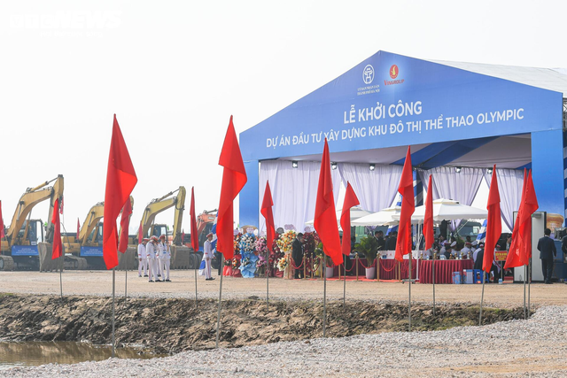 H&agrave;ng trăm người d&acirc;n ngồi chật k&iacute;n nh&agrave; văn h&oacute;a nghe mức gi&aacute; đền b&ugrave; đất tại si&ecirc;u dự &aacute;n Olympic 925.000 tỷ đồng c&oacute; quy m&ocirc; lớn nhất lịch sử Vingroup - Ảnh 2.