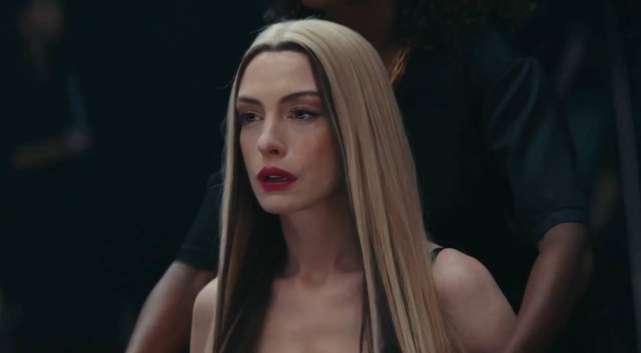 Gừng c&agrave;ng gi&agrave; c&agrave;ng cay, Anne Hathaway chi&ecirc;u đ&atilde;i kh&aacute;n giả m&agrave;n khoe th&acirc;n hết cỡ ở tuổi 44- Ảnh 4.