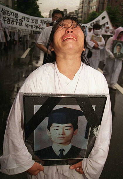 30 Năm thảm họa sập t&ograve;a nh&agrave; Sampoong: Nỗi đau kh&ocirc;ng thể ngu&ocirc;i ngoai - Ảnh 13.