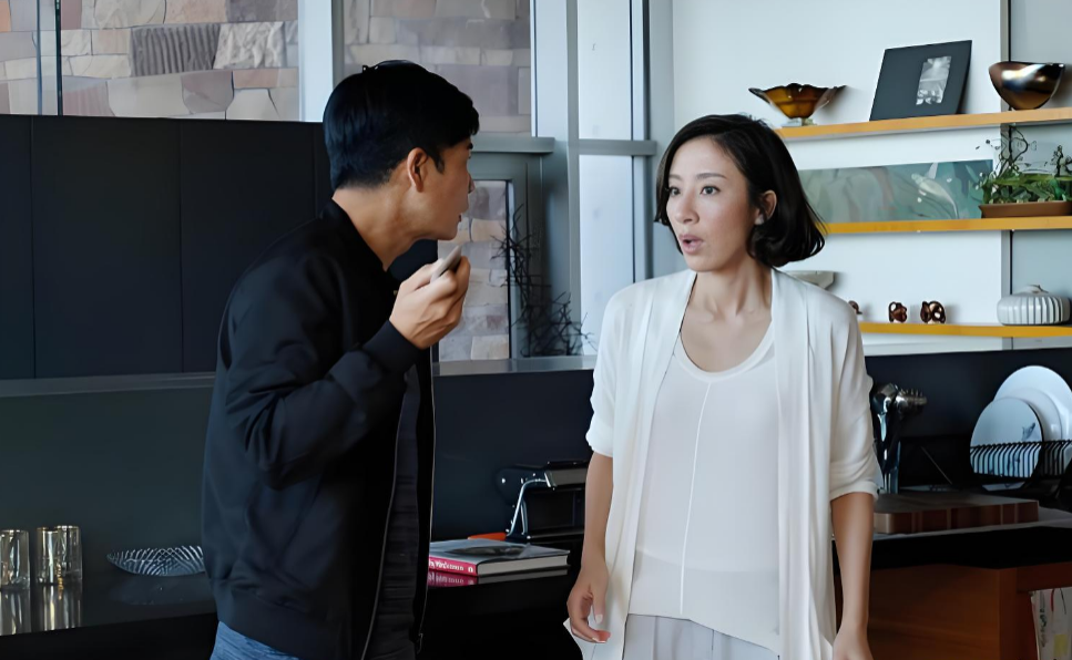 Chồng về sớm hơn m&agrave; kh&ocirc;ng chịu nấu cơm, t&ocirc;i hỏi tại sao th&igrave; anh đ&aacute;p một c&acirc;u kh&ocirc;ng thể cay hơn - Ảnh 1.