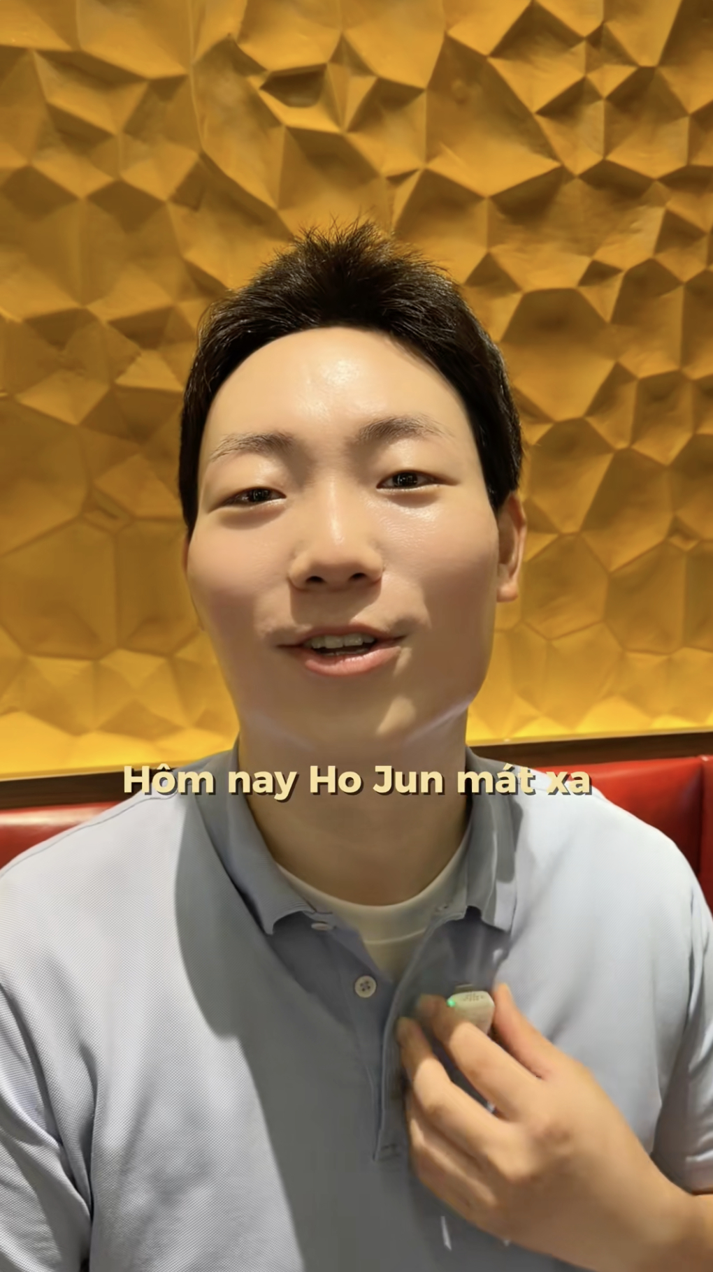 Trải nghiệm massage bẻ khớp h&agrave;i hước của nam du kh&aacute;ch H&agrave;n Quốc tại Việt Nam - Ảnh 2.