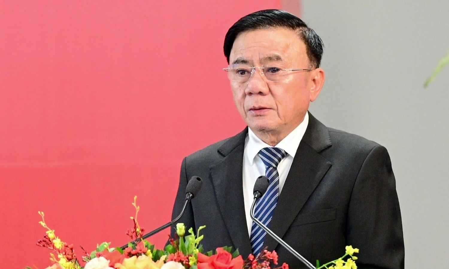 Bộ Ch&iacute;nh trị y&ecirc;u cầu kiện to&agrave;n tổ chức bộ m&aacute;y sau bầu cử 2026 - Ảnh 1.