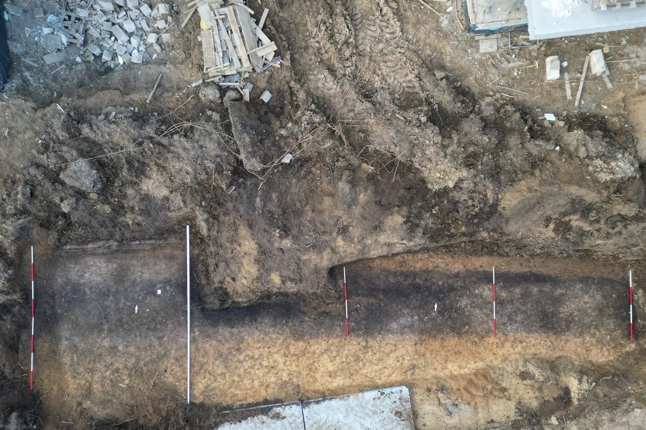 Ph&aacute;t hiện ng&ocirc;i mộ cổ 42 m&eacute;t trong qu&aacute; tr&igrave;nh x&acirc;y nh&agrave; mới - Ảnh 1.