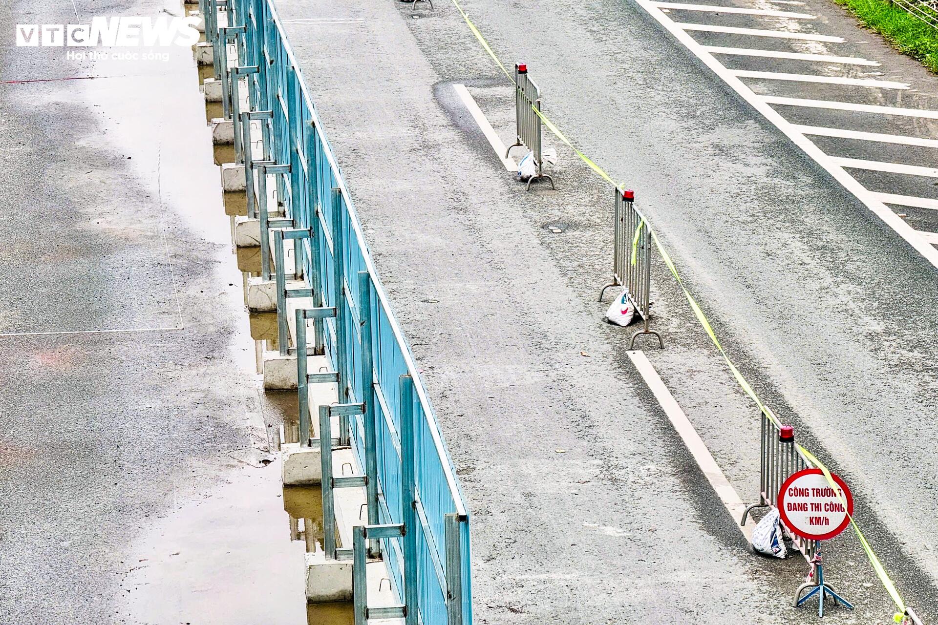 Tắc đường Đại lộ Thăng Long k&eacute;o d&agrave;i Do r&agrave;o chắn thi c&ocirc;ng metro số 5 - Ảnh 9.