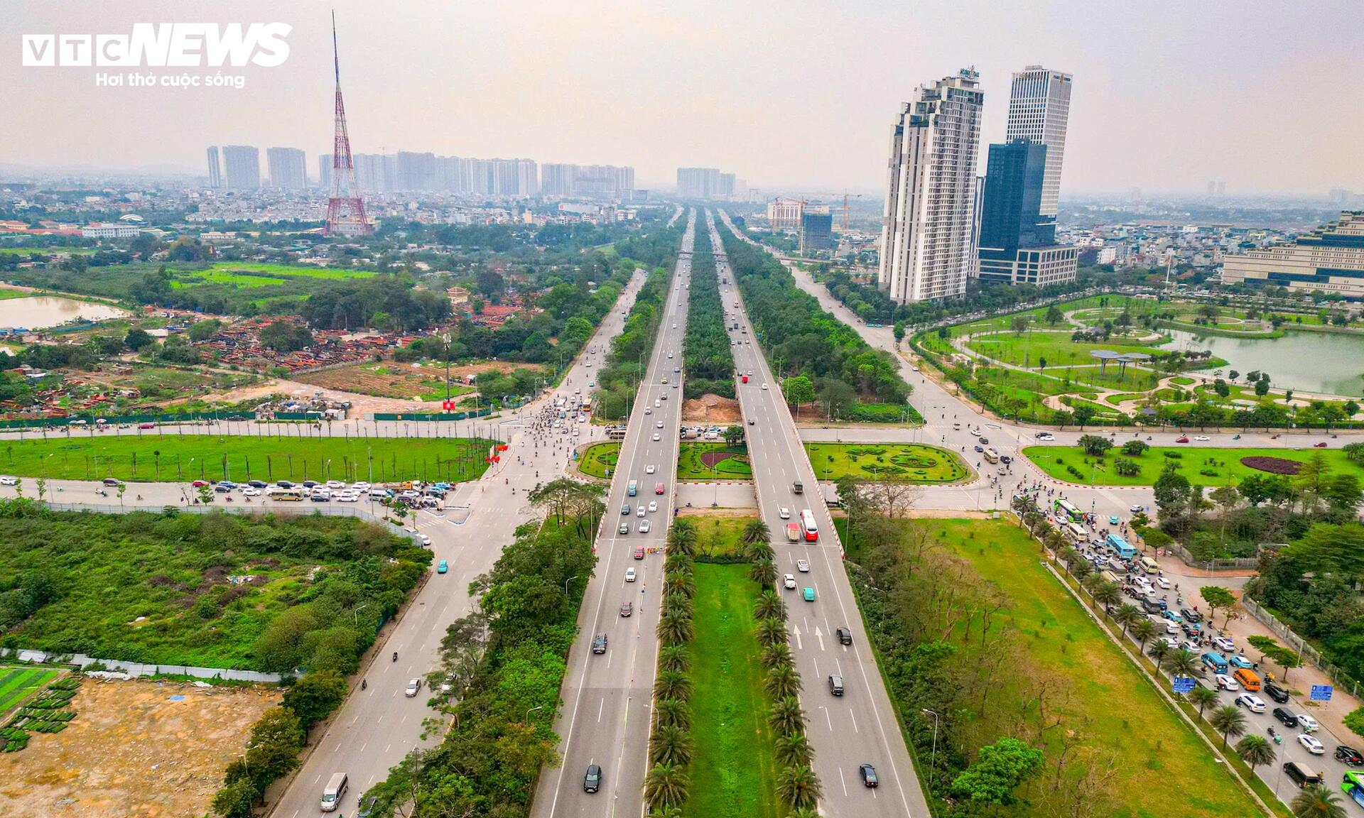 Tắc đường Đại lộ Thăng Long k&eacute;o d&agrave;i Do r&agrave;o chắn thi c&ocirc;ng metro số 5 - Ảnh 13.
