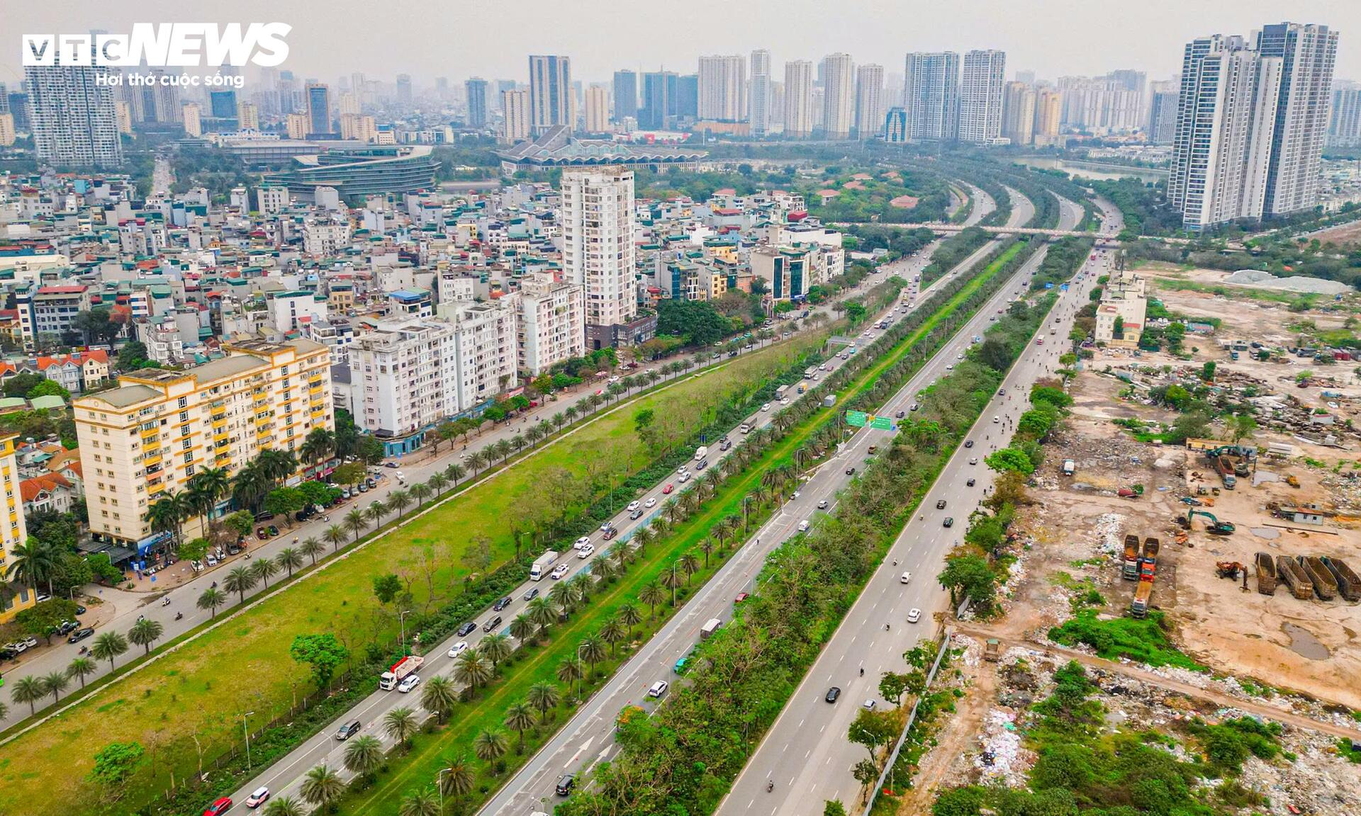Tắc đường Đại lộ Thăng Long k&eacute;o d&agrave;i Do r&agrave;o chắn thi c&ocirc;ng metro số 5 - Ảnh 1.