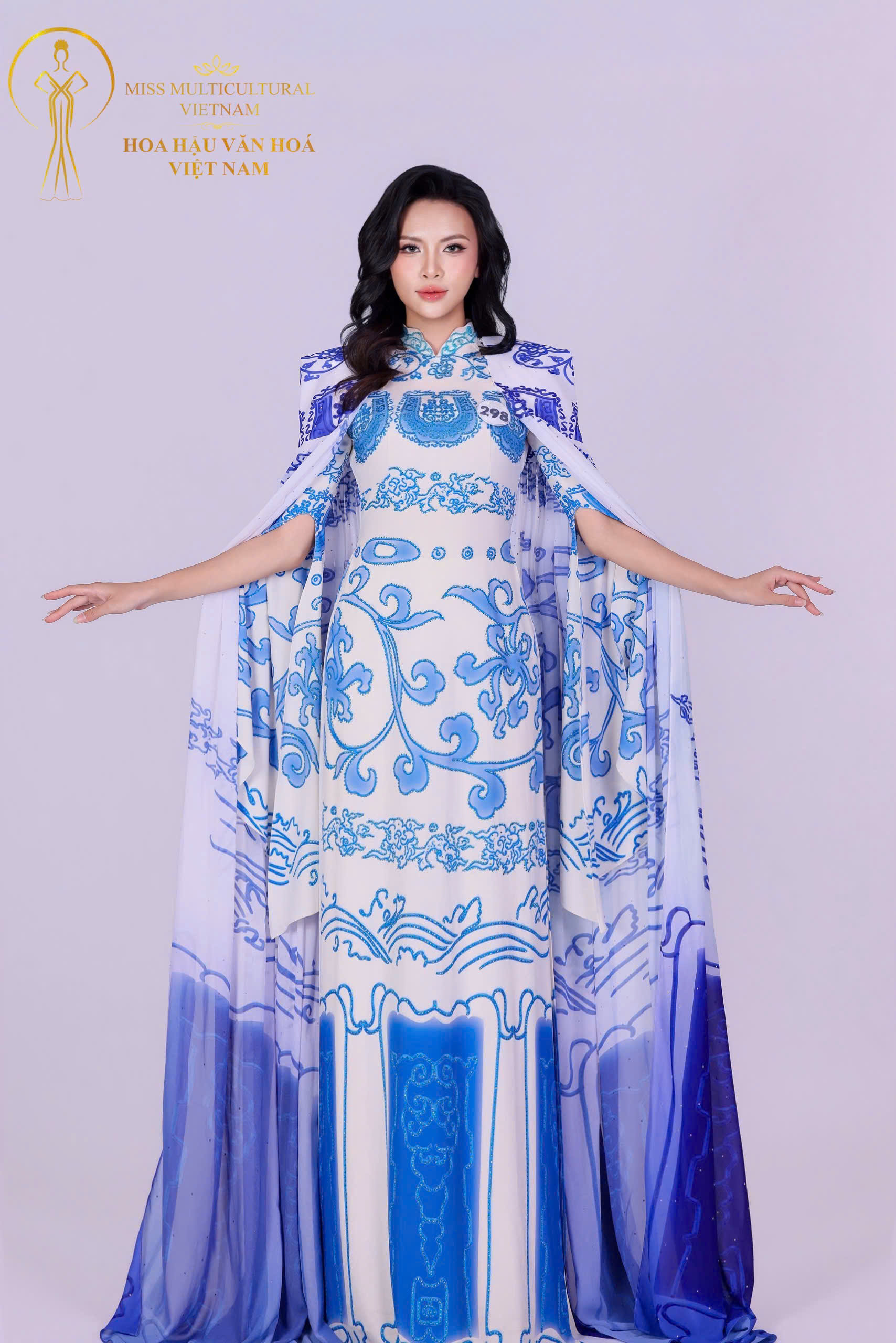 D&agrave;n th&iacute; sinh Hoa hậu Văn h&oacute;a Việt Nam 2026 tỏa s&aacute;ng với &aacute;o d&agrave;i của NTK Thoa Trần - Ảnh 8.