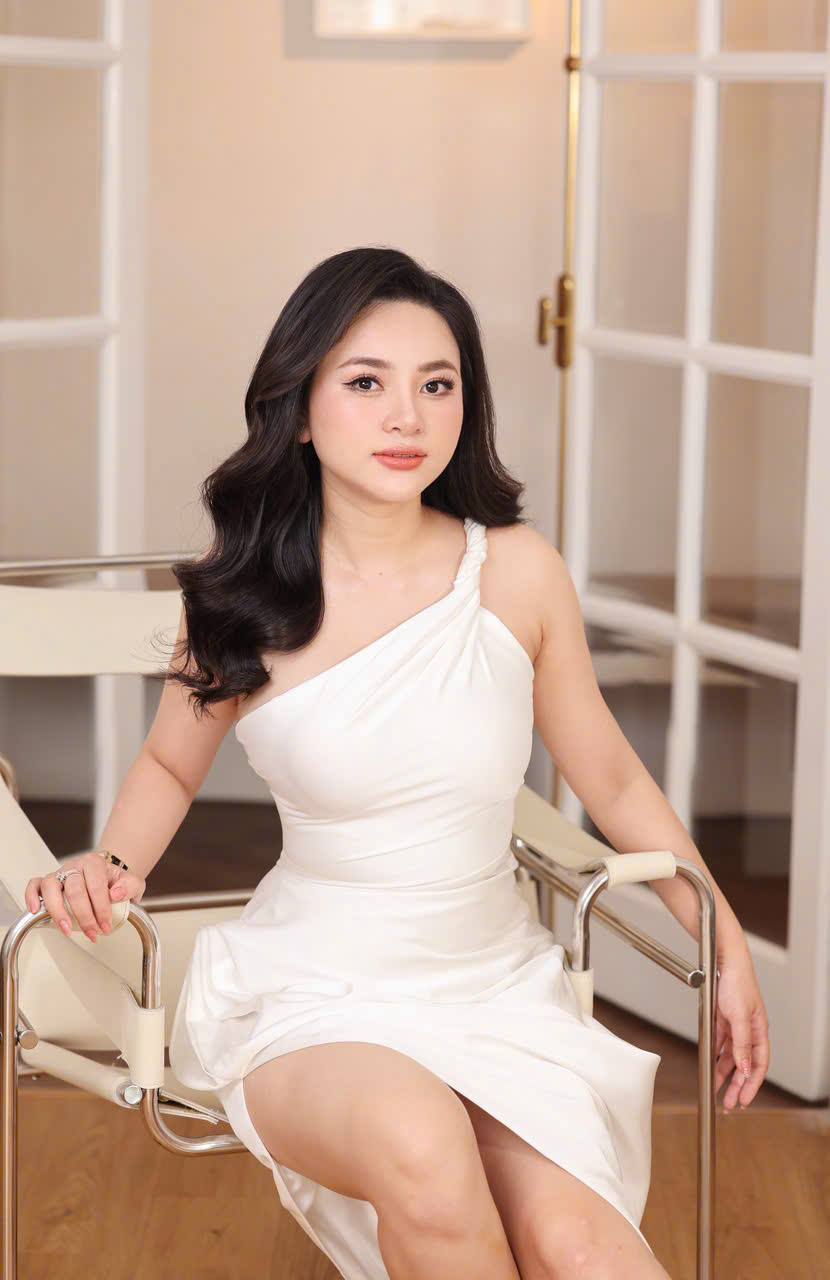 Nhan sắc 9x Trịnh Thu B&igrave;nh đăng quang &aacute; hậu Mrs Eath Vietnam 2026 - Ảnh 3.