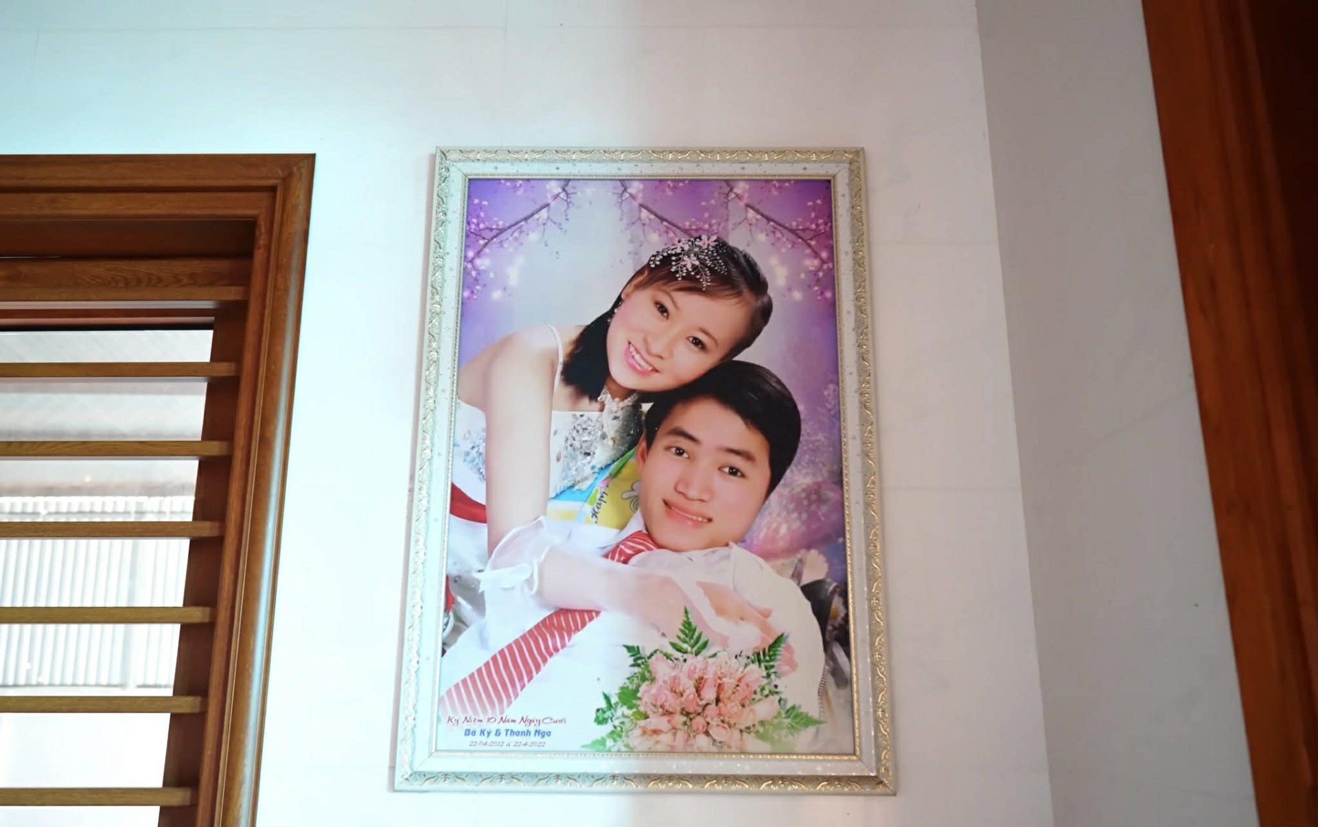 Người đ&agrave;n &ocirc;ng liệt to&agrave;n th&acirc;n ở Nghệ An lấy vợ, sinh 3 con mới hết bị gi&egrave;m pha, x&acirc;y dựng cơ ngơi chục tỷ - Ảnh 2.
