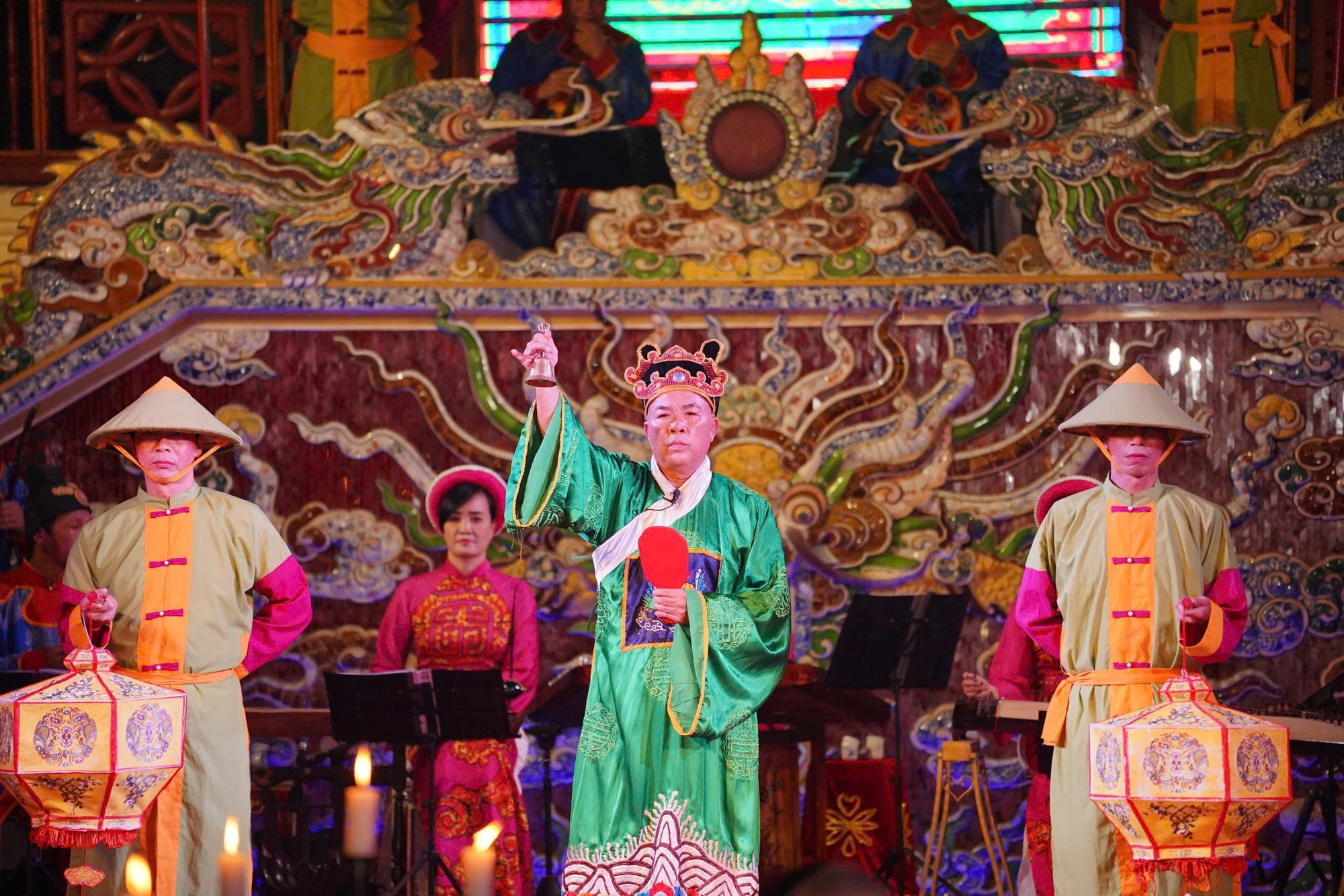 C&oacute; g&igrave; trong bữa ăn "Dạ tiệc ho&agrave;ng cung" với gi&aacute; 1,7 triệu đồng mỗi người? - Ảnh 9.