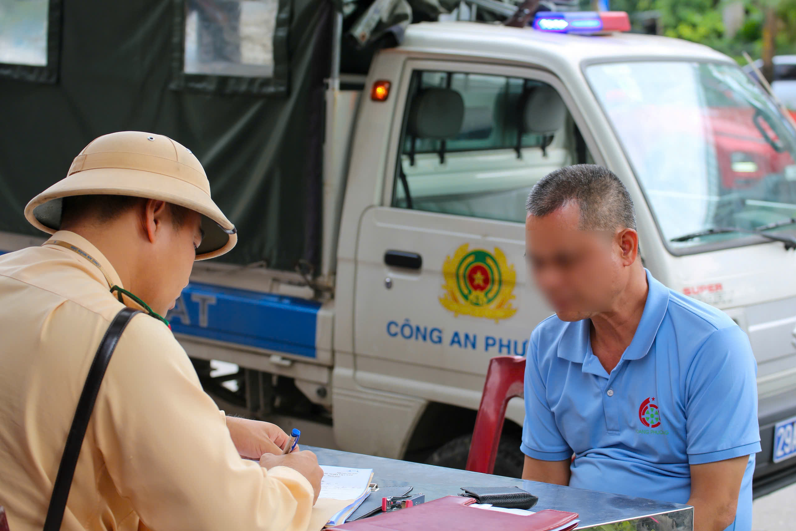 Hơn 2.500 lượt CSGT to&agrave;n quốc đồng loạt ra qu&acirc;n: 1.562 t&agrave;i xế bị xử l&yacute; c&ugrave;ng 1 lỗi vi phạm - Ảnh 4.
