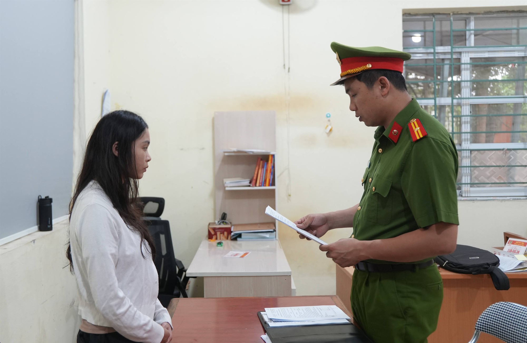 Triệu Thị Dung bị khởi tố vì tổ chức livestream khiêu dâm với hàng chục nghìn người xem - Ảnh 1. Triệu Thị Dung bị khởi tố vì tổ chức livestream khiêu dâm với hàng chục nghìn người xem - Ảnh 1.