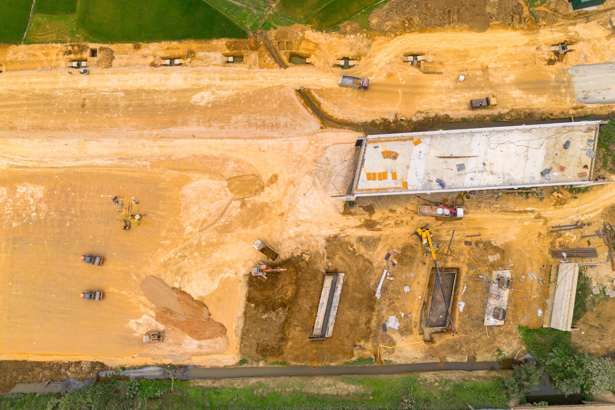 To&agrave;n cảnh con đường rộng nhất Việt Nam, kết nối đại lộ d&agrave;i nhất với đại học lớn nhất cả nước- Ảnh 11.