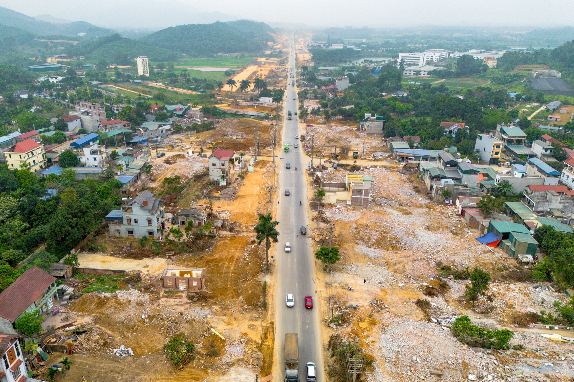 To&agrave;n cảnh con đường rộng nhất Việt Nam, kết nối đại lộ d&agrave;i nhất với đại học lớn nhất cả nước- Ảnh 7.