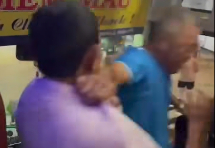 T&agrave;i xế đ&aacute;nh nhau với h&agrave;nh kh&aacute;ch tr&ecirc;n xe kh&aacute;ch Đ . M: Nguy&ecirc;n nh&acirc;n g&acirc;y x&ocirc;n xao dư luận - Ảnh 1.