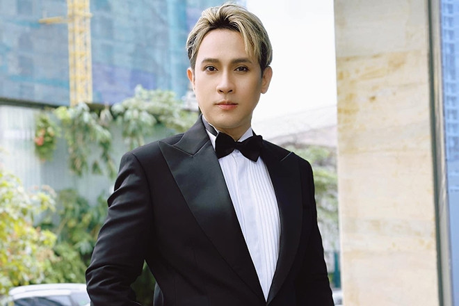 Nam ca sĩ l&agrave; Viện ph&oacute;, thỉnh thoảng chốt đơn 1 căn nh&agrave;: U55 chưa vợ con, h&eacute; lộ chuyện t&igrave;nh chua x&oacute;t - Ảnh 2.