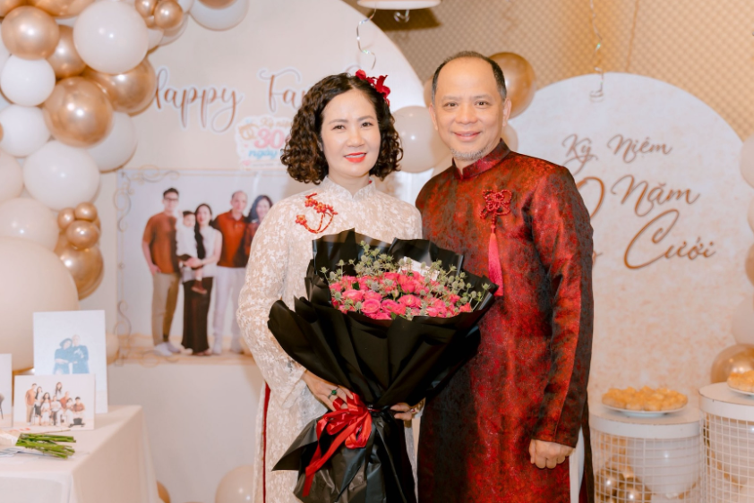 Ch&acirc;n dung NSƯT U60 c&oacute; 4 con, được chồng cưng chiều như &ldquo;trứng mỏng&rdquo;: H&ocirc;n nh&acirc;n gần 30 năm vẫn ngọt ng&agrave;o - Ảnh 5.