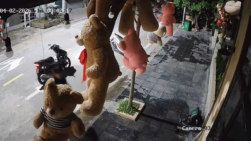 Làm một hành động lúc nửa đêm, nam thanh niên khiến chủ quán trà sữa ở Bắc Ninh tha thiết tìm danh tính - Ảnh 1.