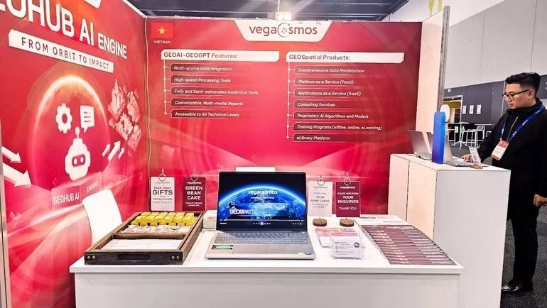 Đ&uacute;ng 18h02&rsquo;, sản phẩm Make in Vietnam th&agrave;nh c&ocirc;ng ph&oacute;ng l&ecirc;n quỹ đạo tại Mỹ, trực tiếp li&ecirc;n lạc với H&agrave; Nội - Ảnh 3.