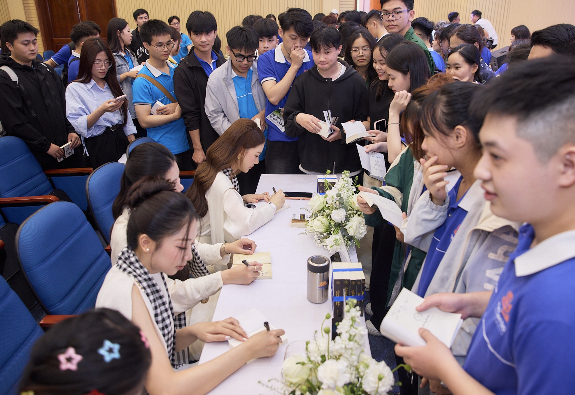 Nhật ký Hành trình Từ Trái Tim: Xây dựng thế hệ trẻ giàu khát vọng lớn và trách nhiệm với đất nước - Ảnh 13.