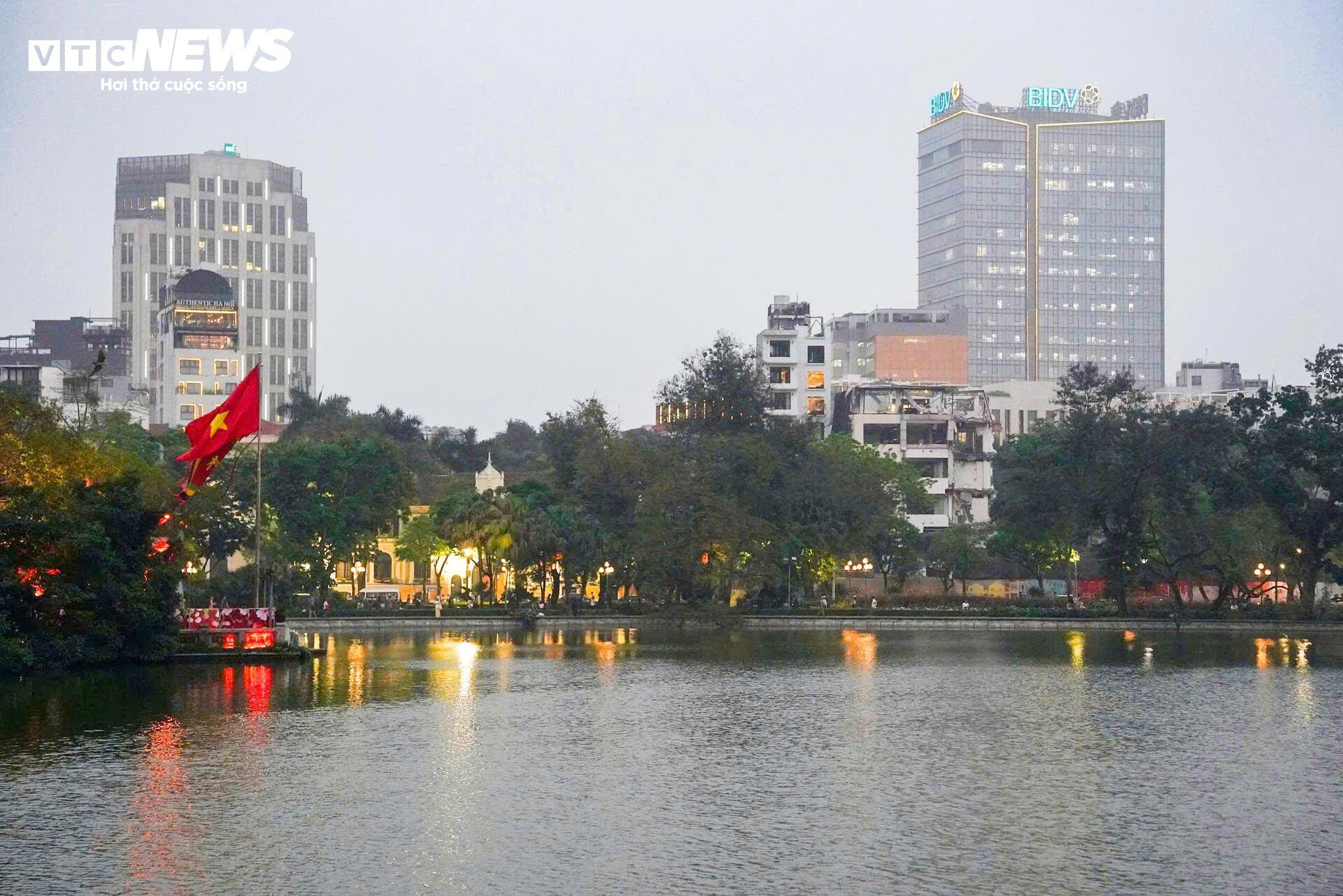 Th&aacute;o dỡ kh&aacute;ch sạn 10 tầng Aurora Oriental ven hồ Gươm để mở rộng kh&ocirc;ng gian c&ocirc;ng cộng - Ảnh 3.