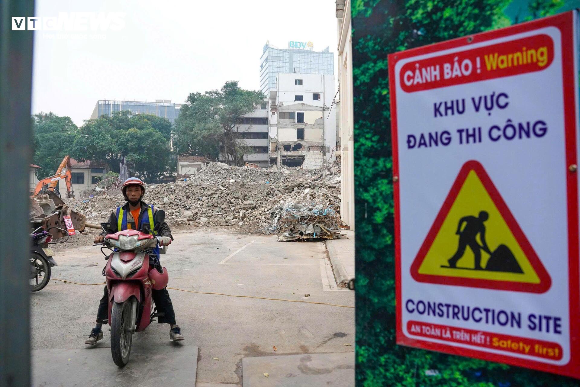 Th&aacute;o dỡ kh&aacute;ch sạn 10 tầng Aurora Oriental ven hồ Gươm để mở rộng kh&ocirc;ng gian c&ocirc;ng cộng - Ảnh 7.