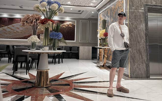 Nam ca sĩ l&agrave; Viện ph&oacute;, thỉnh thoảng chốt đơn 1 căn nh&agrave;: U55 chưa vợ con, h&eacute; lộ chuyện t&igrave;nh chua x&oacute;t - Ảnh 1.