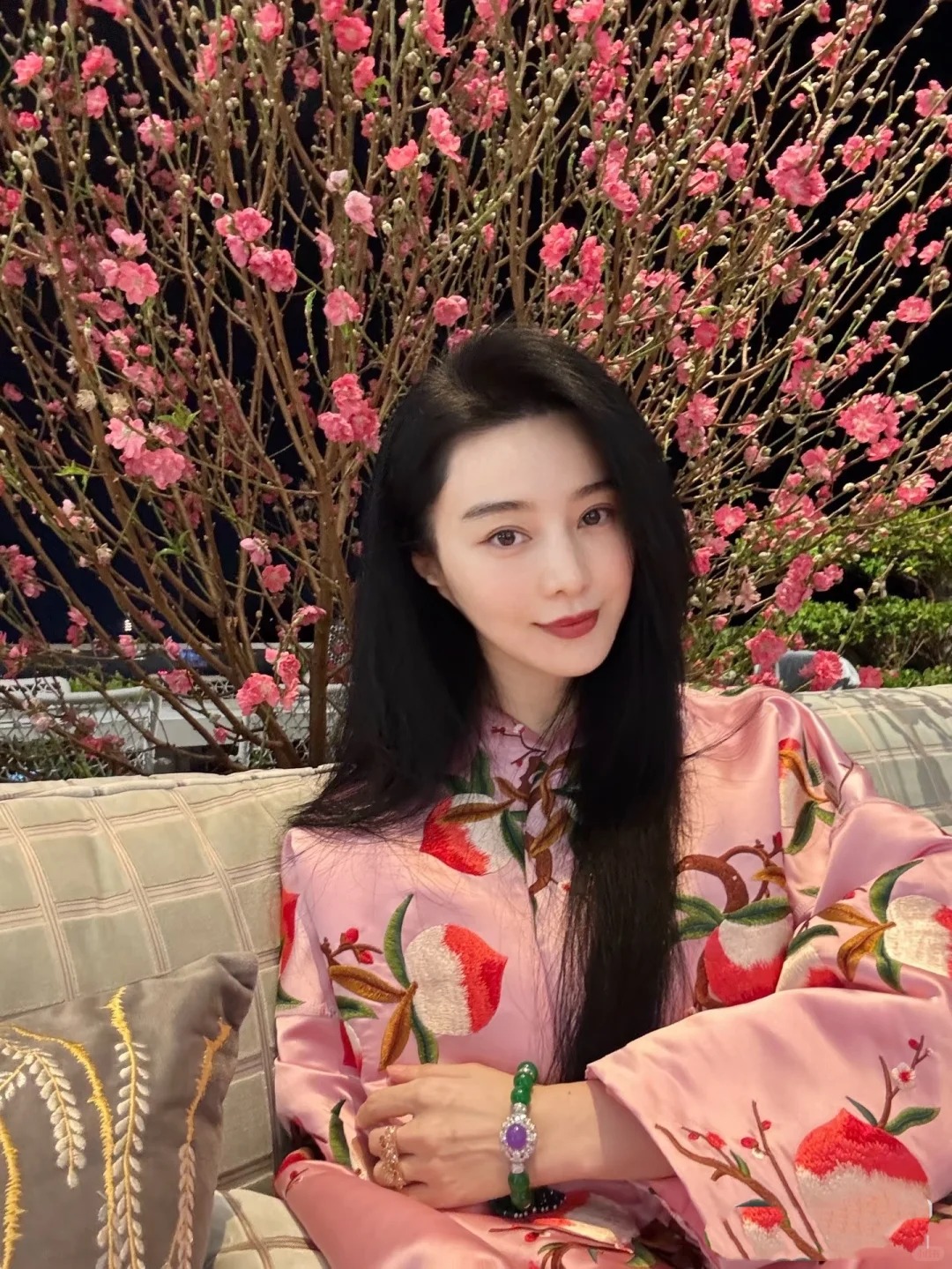 Giải m&atilde; th&uacute; chơi ngọc của giới thượng lưu: V&igrave; sao "ph&uacute; b&agrave;" n&agrave;o cũng săn l&ugrave;ng ngọc cẩm thạch t&iacute;m? - Ảnh 2.