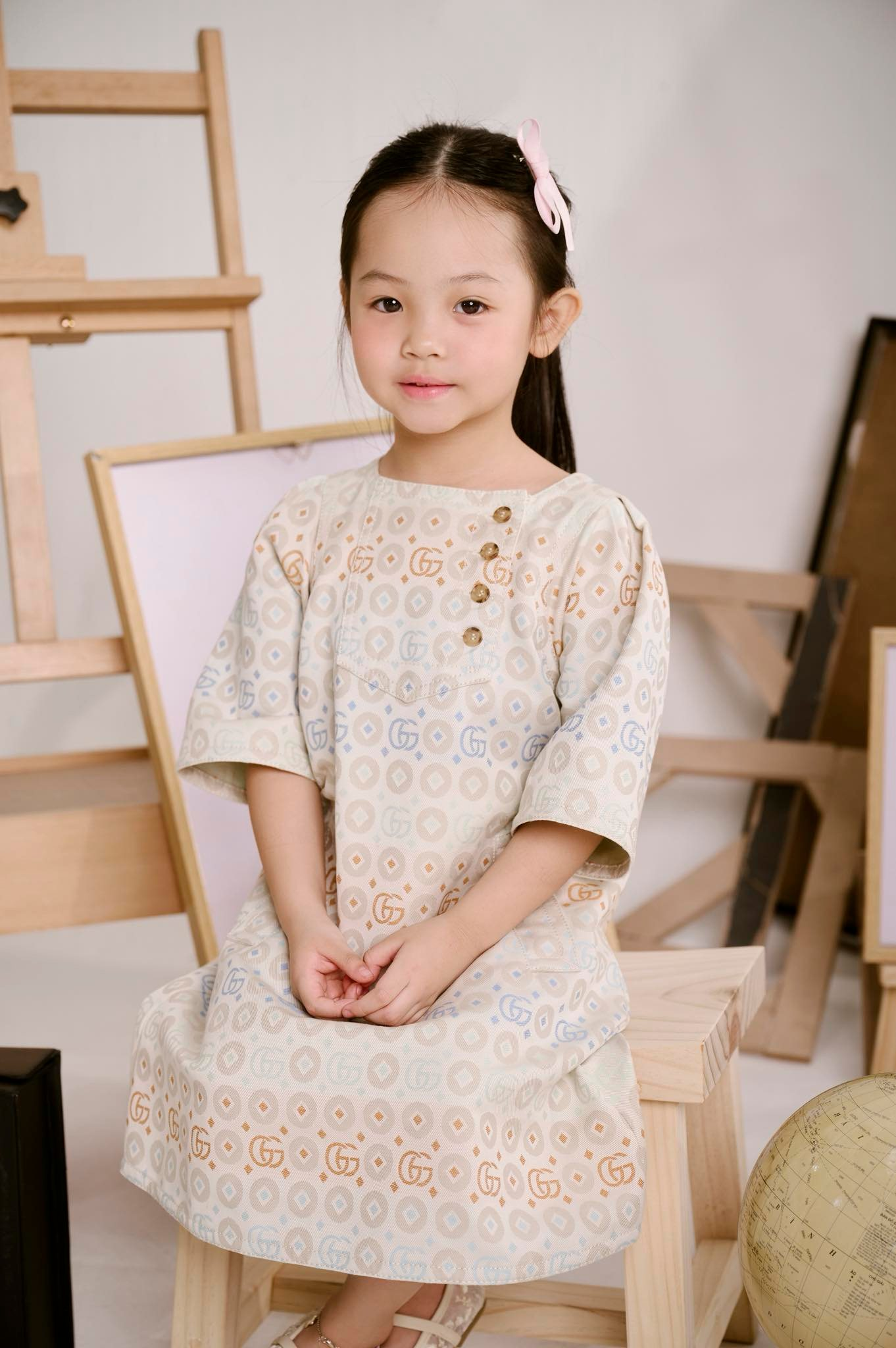 &Aacute;i nữ nh&agrave; đại gia Cường Đ&ocirc; La: Mới 6 tuổi đ&atilde; biết phụ mẹ chăm em, c&oacute; n&eacute;t "mỹ nh&acirc;n" ngay từ nhỏ - Ảnh 5.