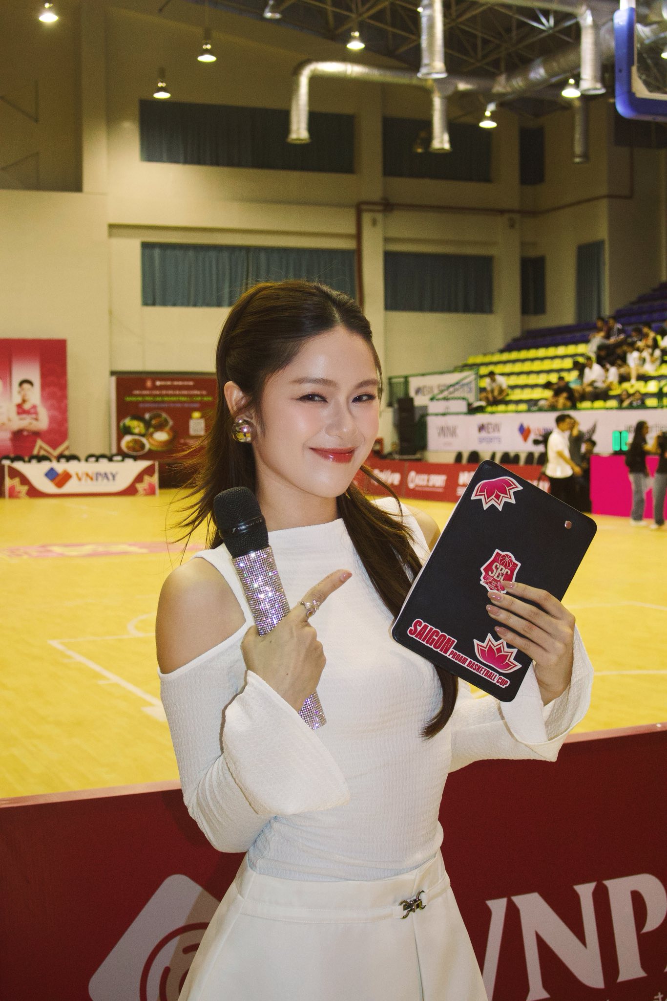 Danh t&iacute;nh MC xinh đẹp ở PPA Asia 1000: Tốt nghiệp RMIT, từng thi hoa hậu- Ảnh 11.