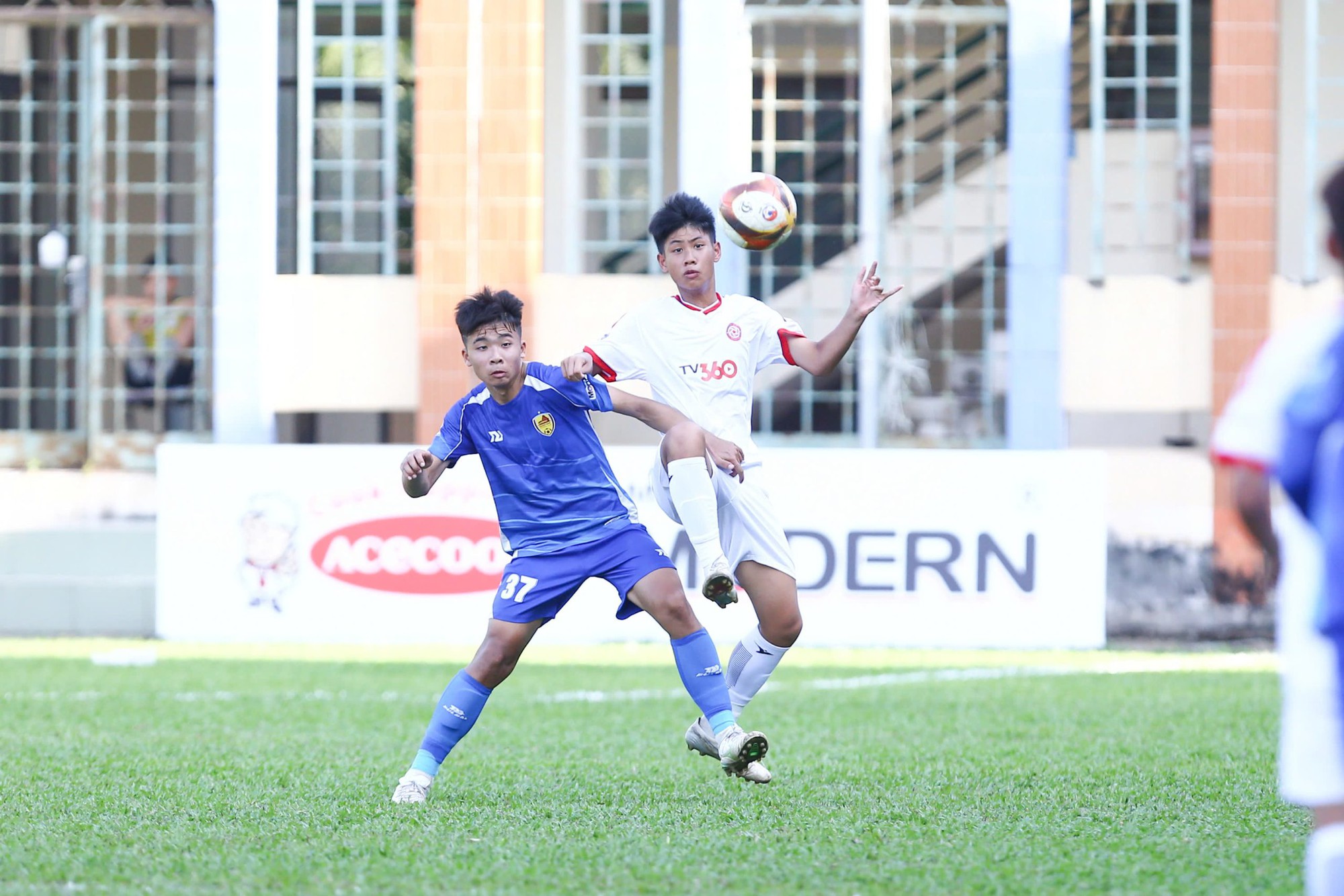 VCK U15 quốc gia – Cúp Modern 2026: Xác định thêm những tấm vé vào tứ kết - Ảnh 4.