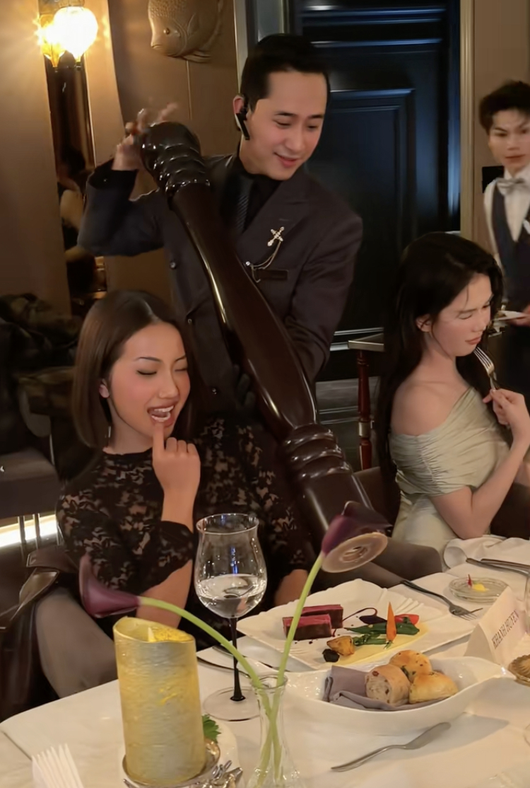 Ngọc Trinh l&ecirc;n tiếng chuyện "lạnh nhạt, kh&ocirc;ng muốn chung m&acirc;m" với Huyền 2K4 v&agrave; H&agrave; M&ocirc;i - Ảnh 2.