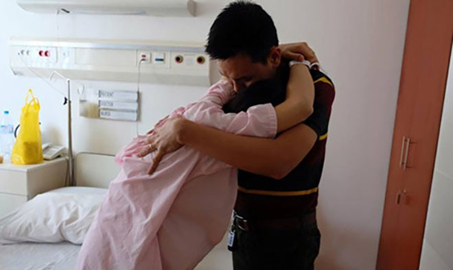 &Ocirc;ng chồng bất ổn nhất khoa sản: Series "hộ đ&ecirc;" chấn động khiến cả b&aacute;c sĩ lẫn bệnh nh&acirc;n cười ra nước mắt- Ảnh 2.