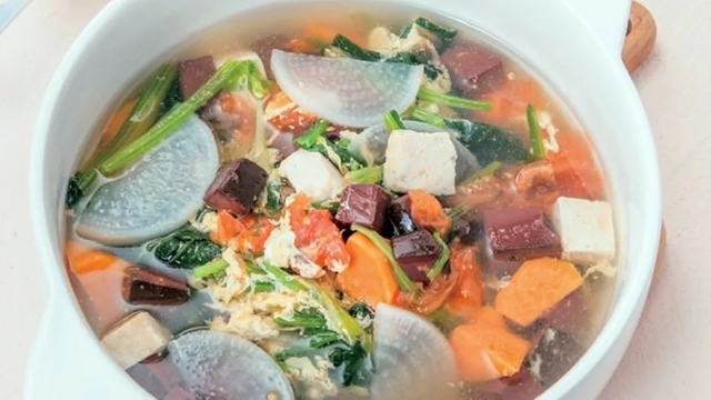 M&oacute;n "s&uacute;p đường phố" n&agrave;y được v&iacute; như "thuốc bổ tự nhi&ecirc;n": Vừa tăng cơ, bổ m&aacute;u, ăn đ&uacute;ng c&aacute;ch c&ograve;n gi&uacute;p trẻ l&acirc;u - Ảnh 3.