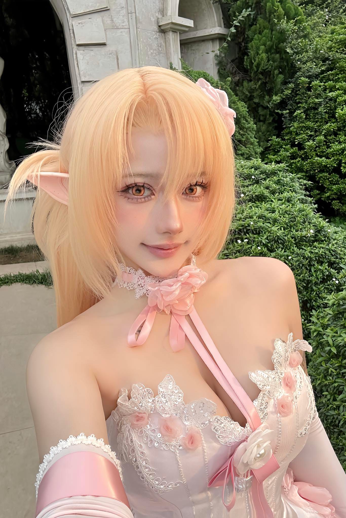 Chỉ một khoảnh khắc v&eacute;n t&oacute;c, "nữ thần" giới cosplay khiến h&agrave;ng triệu fan nam rung rinh v&igrave; qu&aacute; đỗi ngọt ng&agrave;o - Ảnh 3.